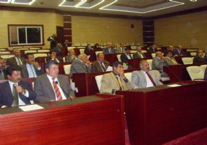 Üyeler Özdemir'le tartıştı